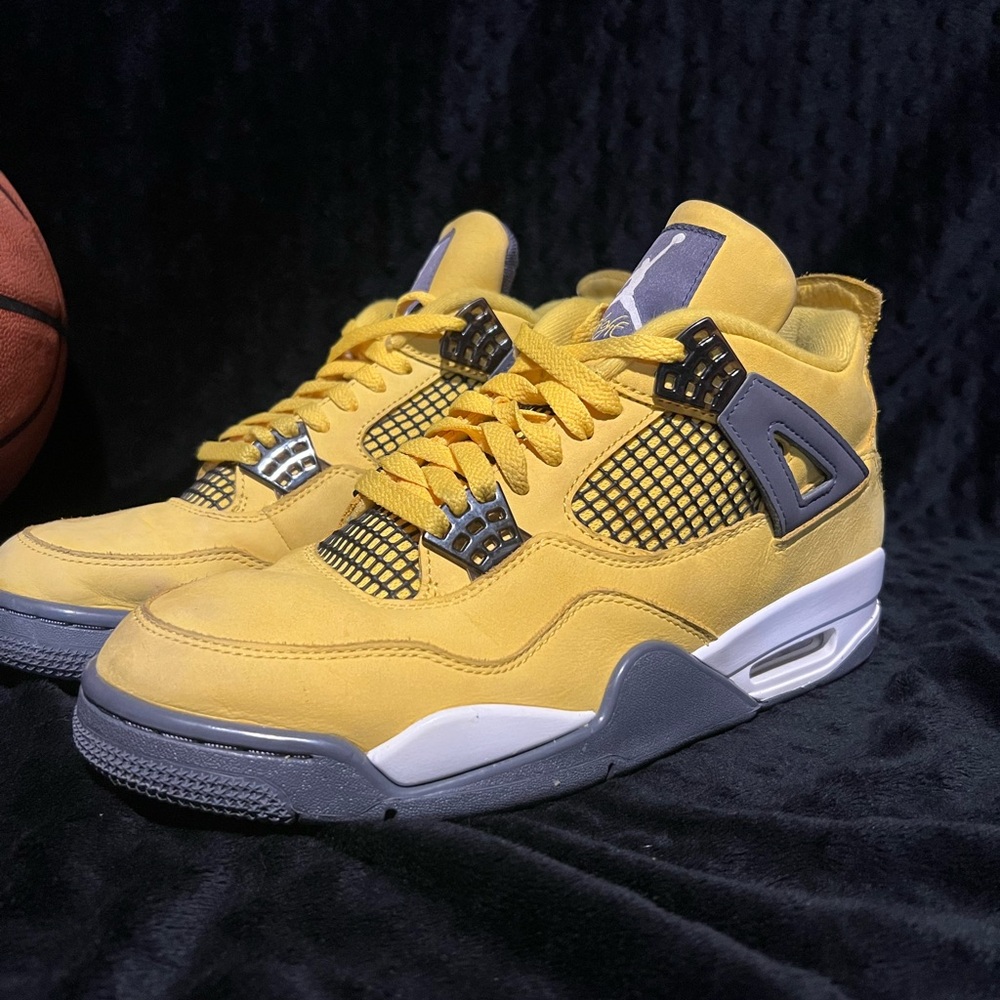 Jordan 4 Lightning’s.